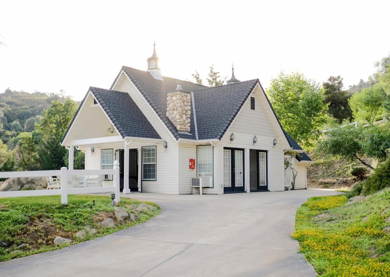 Hounds Tooth Inn Oakhurst Dış mekan fotoğraf