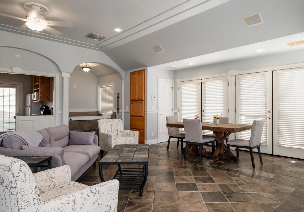 Hounds Tooth Inn Oakhurst Dış mekan fotoğraf